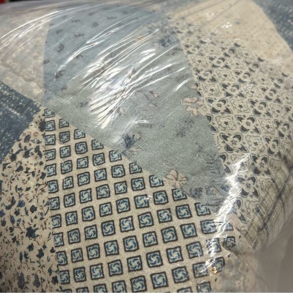 Pottery Barn Ellis Reversible Quilt Bedding Blue Beige Patchwork King Cal NEW - Picture 6 of 7